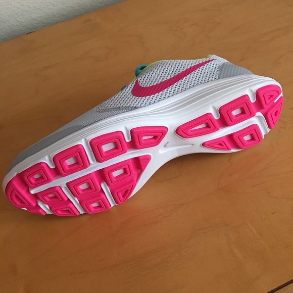 Nike Revolution - Picture 5 of 5